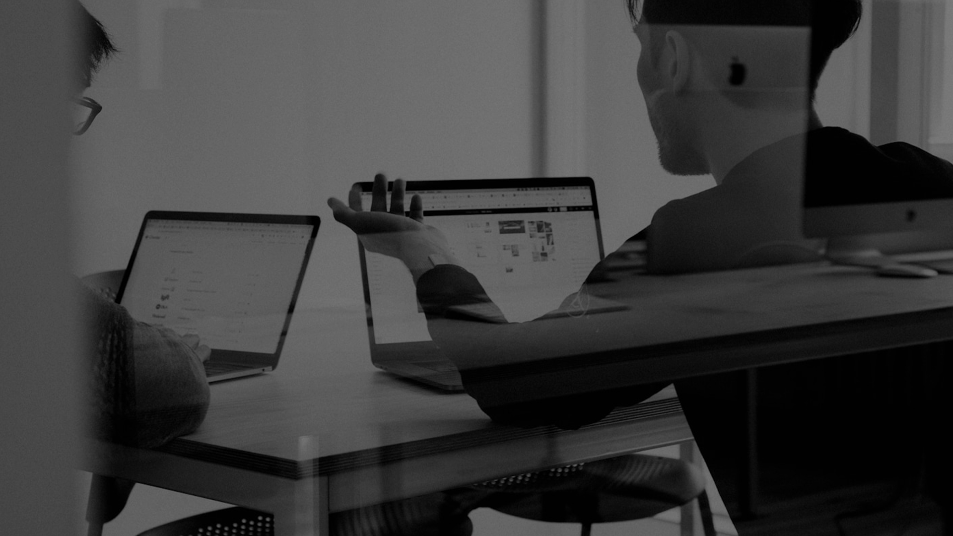 운영대행 서비스 배경